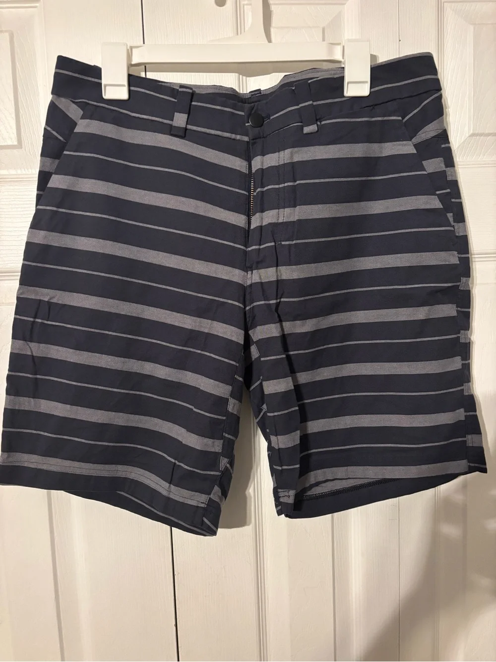 lululemon athletica Navy and Gray Striped Golf Shorts 34